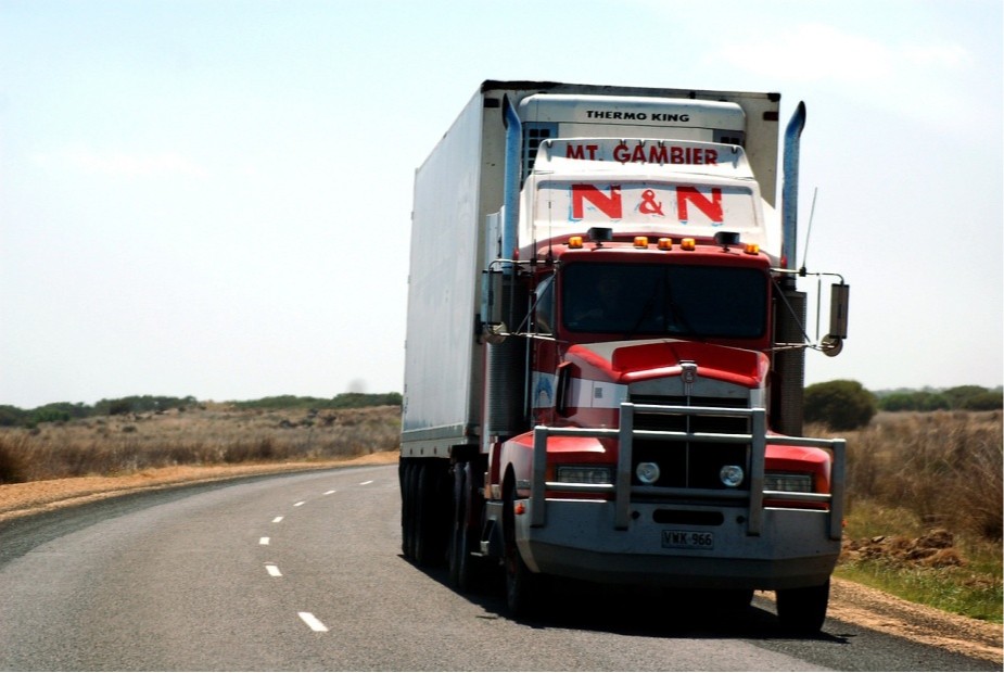 4ª Turma condena transportadora por submeter motorista a jornadas exaustivas