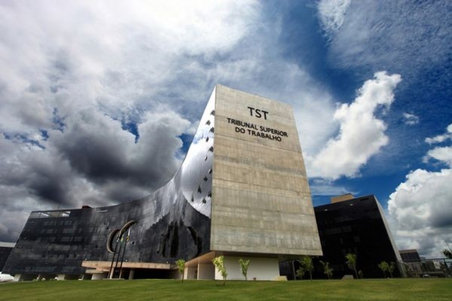 TST – Total Pack terá de devolver a empregado descontos não autorizados de plano de saúde